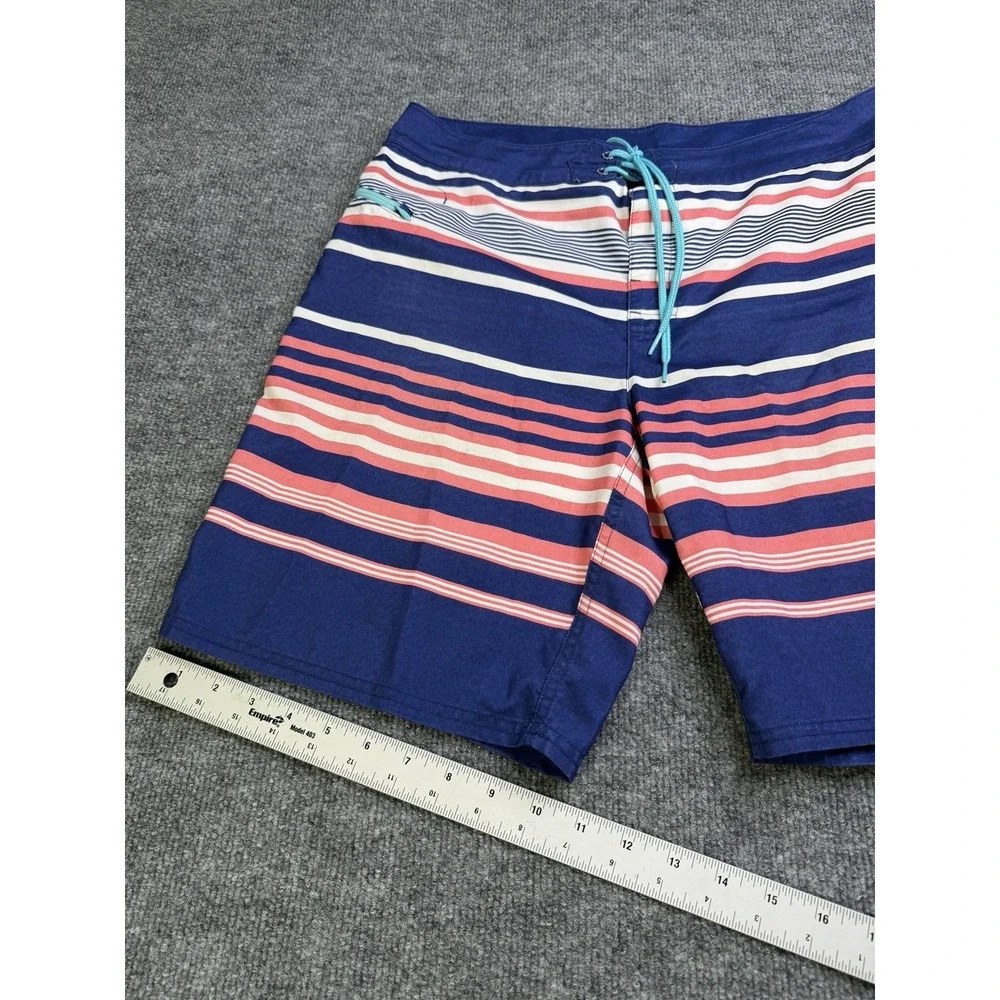 Vineyard Vines Americana Stripe Men's Sz 33 Board Shorts‎ Swim Pool Summer Beach